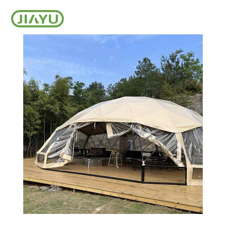 Tenda e udhëtimit në kampe në natyrë